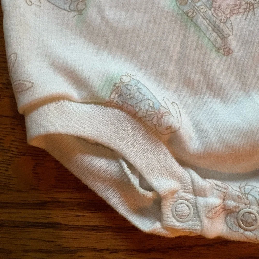 Vintage Carter's Cream and Pink Patterned onesie- bunnies and books- 0-3 months - Picture 8 of 9